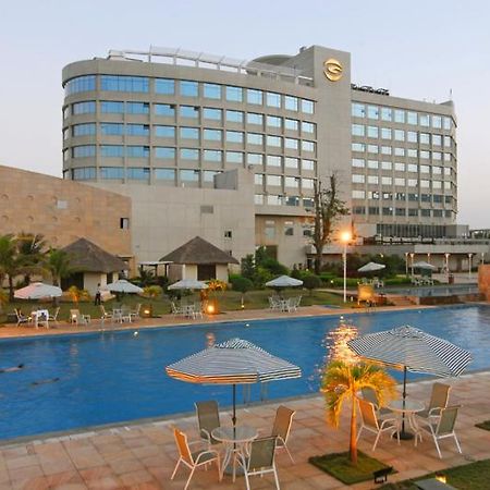 Tienyow Grand Hotel Haikou  Exteriör bild