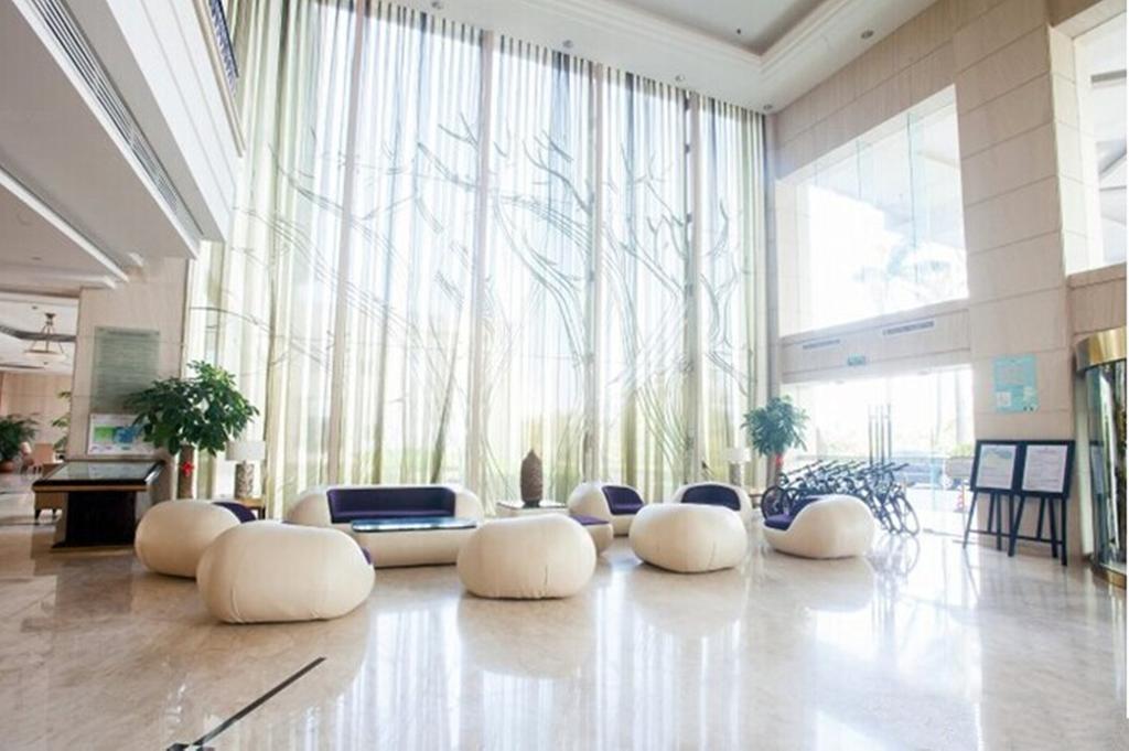 Tienyow Grand Hotel Haikou  Exteriör bild